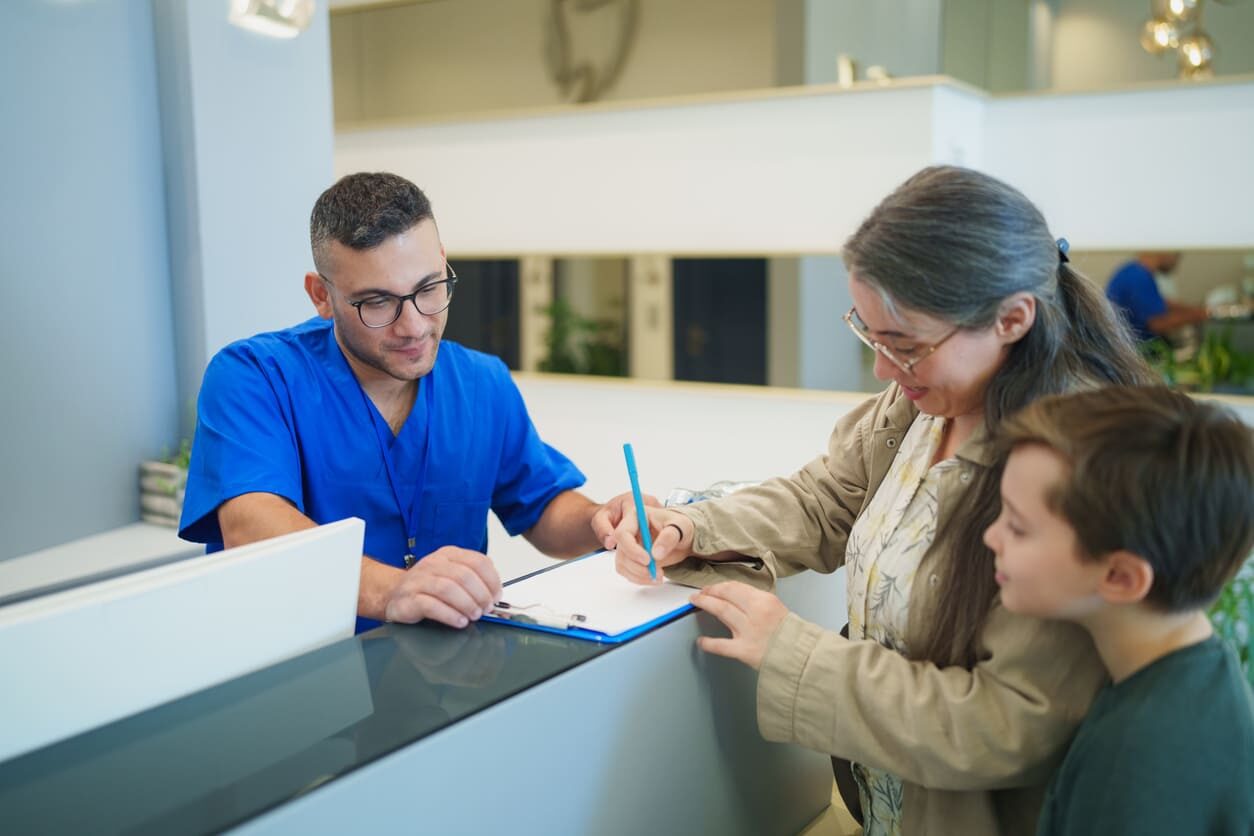 Curso de Atención al Paciente y Comunicación en Clínica Dental Curso de Atención al Paciente y Comunicación en Clínica Dental