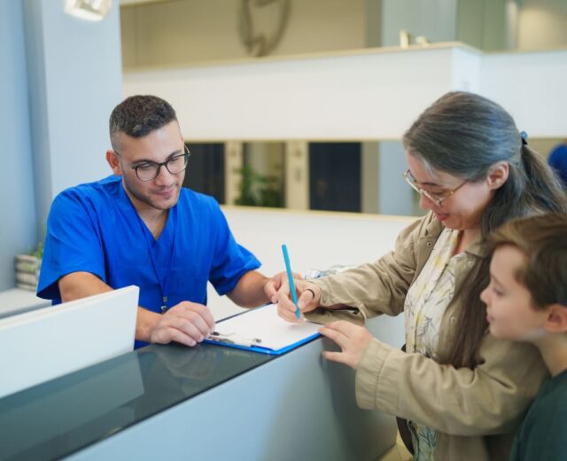 Curso de Atención al Paciente y Comunicación en Clínica Dental Curso de Atención al Paciente y Comunicación en Clínica Dental